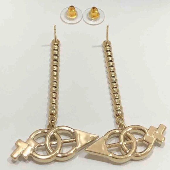CHANEL CC Logos Rhinestone Arrow Stud Earrings Gold Tone B23C Auth w/Box - Picture 6 of 16